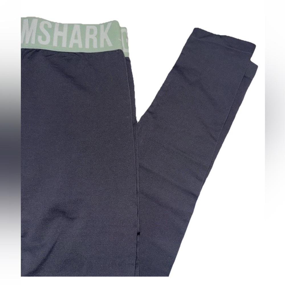 Gymshark Fit Seamless Leggings in dark grey with a mint green waistband Small